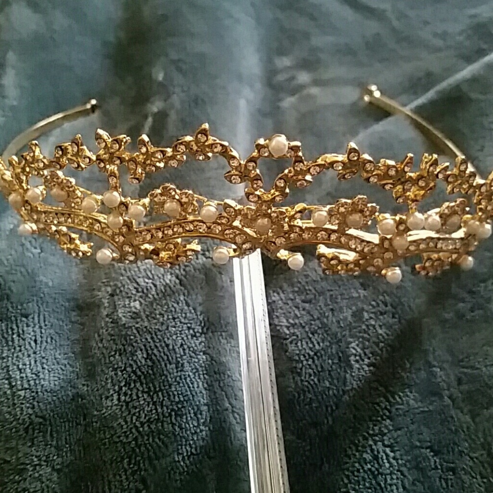 GOLD TIARA